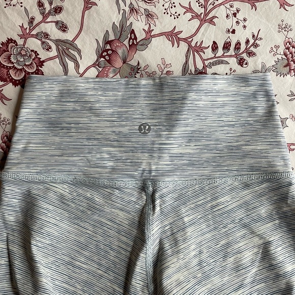 Lululemon Wunder Under Crop High Rise 21" Wee Are From Space Sheer Blue Chambray - Picture 3 of 6